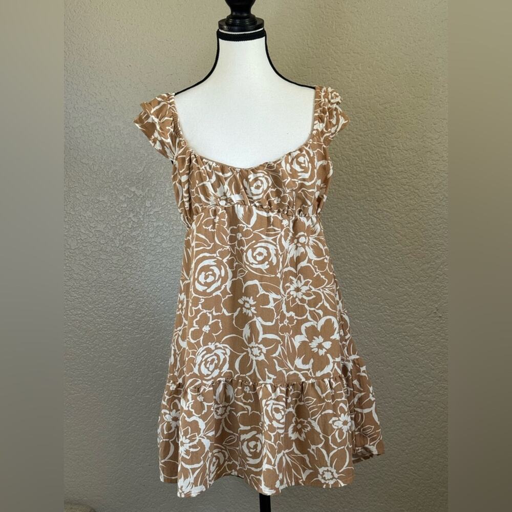 Blu Pepper Tan and White Floral Mini Dress | Size M